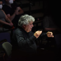 René Jacobs en el Auditorio de Tenerife dirigiendo Così fan tutte